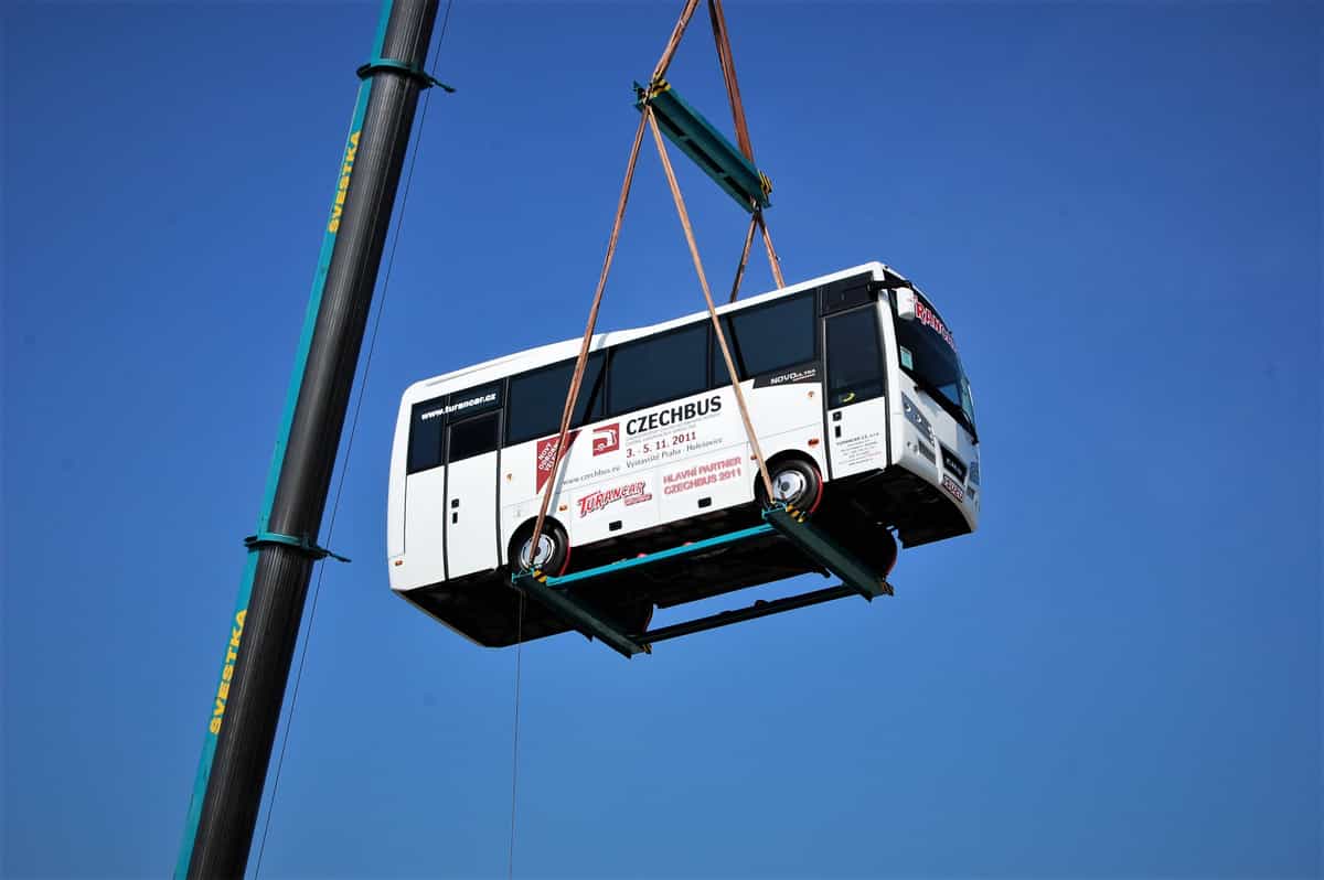 ISUZU 12 let partnerem veletrhu CZECHBUS background image