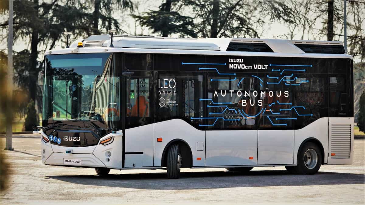 ISUZU NovoCiti Volt autobus bez řidiče   background image