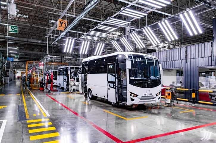 ISUZU rekordman v exportu autobusů v kategorii MIDI background image
