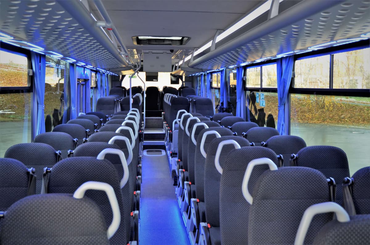 zadní část autobusu včetně osvětlení