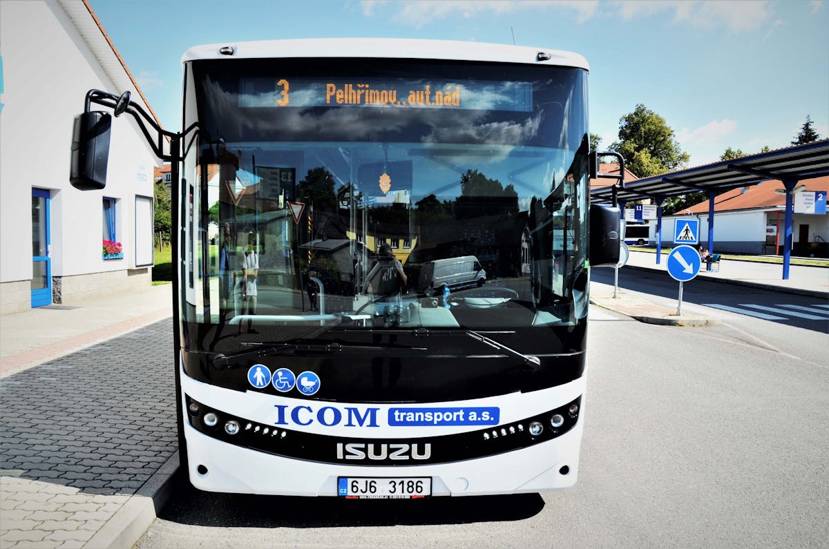 Na spoji linky č.3 nasazen nový "midibus" ISUZU NovoCiti Life