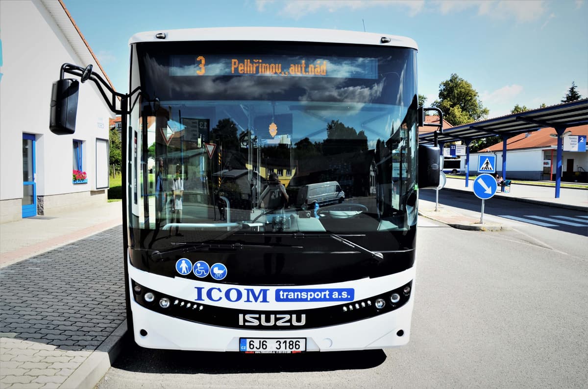Na spoji linky č.3 nasazen nový "midibus" ISUZU NovoCiti Life