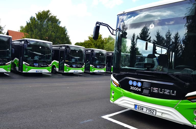 Propracovaný systém bezplatné MHD v Říčanech s novými autobusy ISUZU