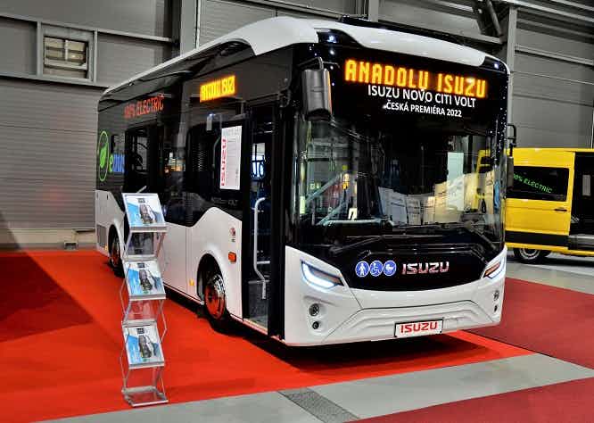 Vývoz elektrických autobusů Anadolu ISUZU roste background image
