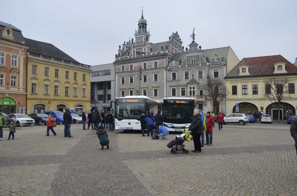 V Kolíně nový autobus ISUZU NovoCiti Life background image