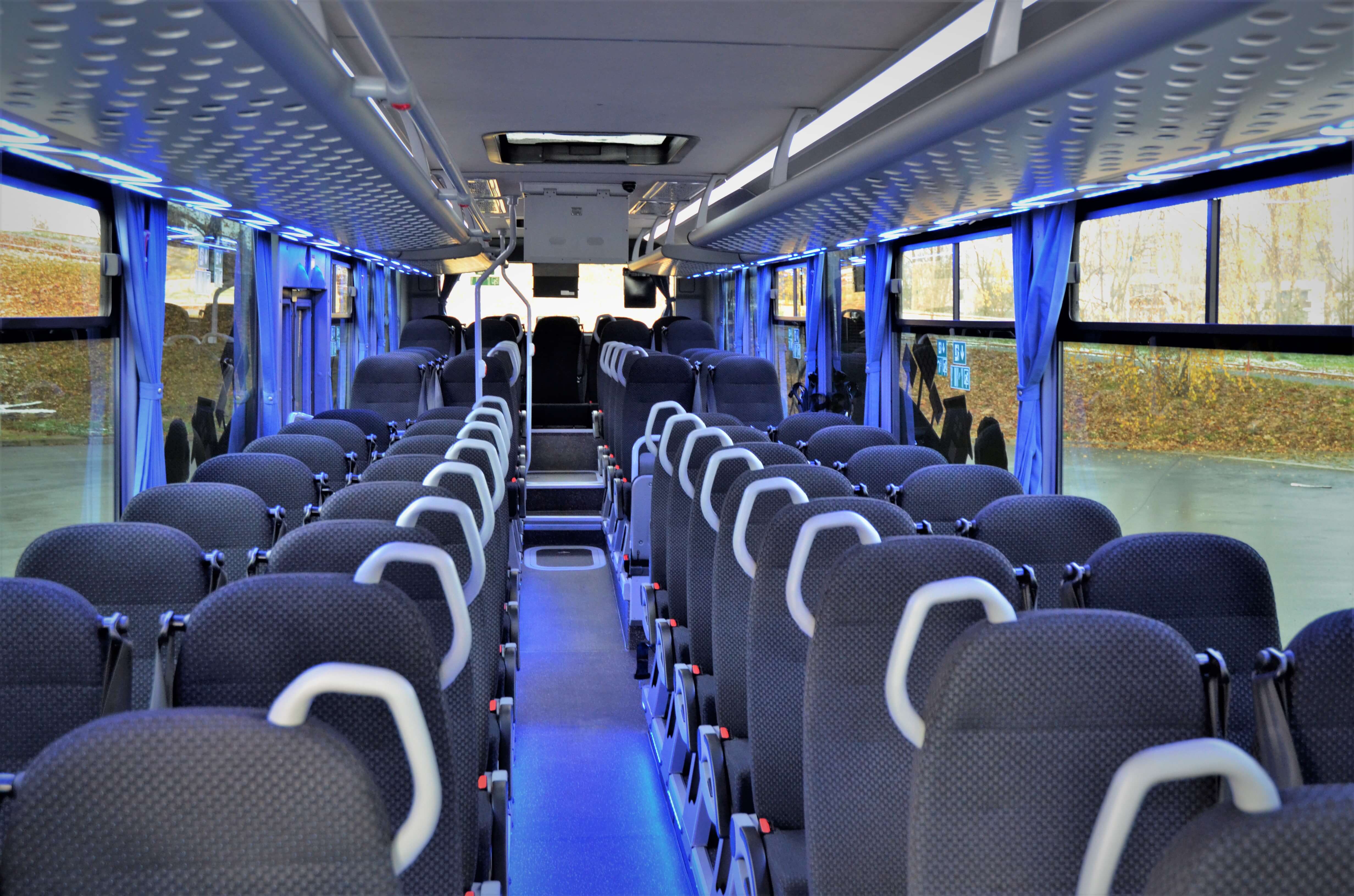 zadní část autobusu včetně osvětlení